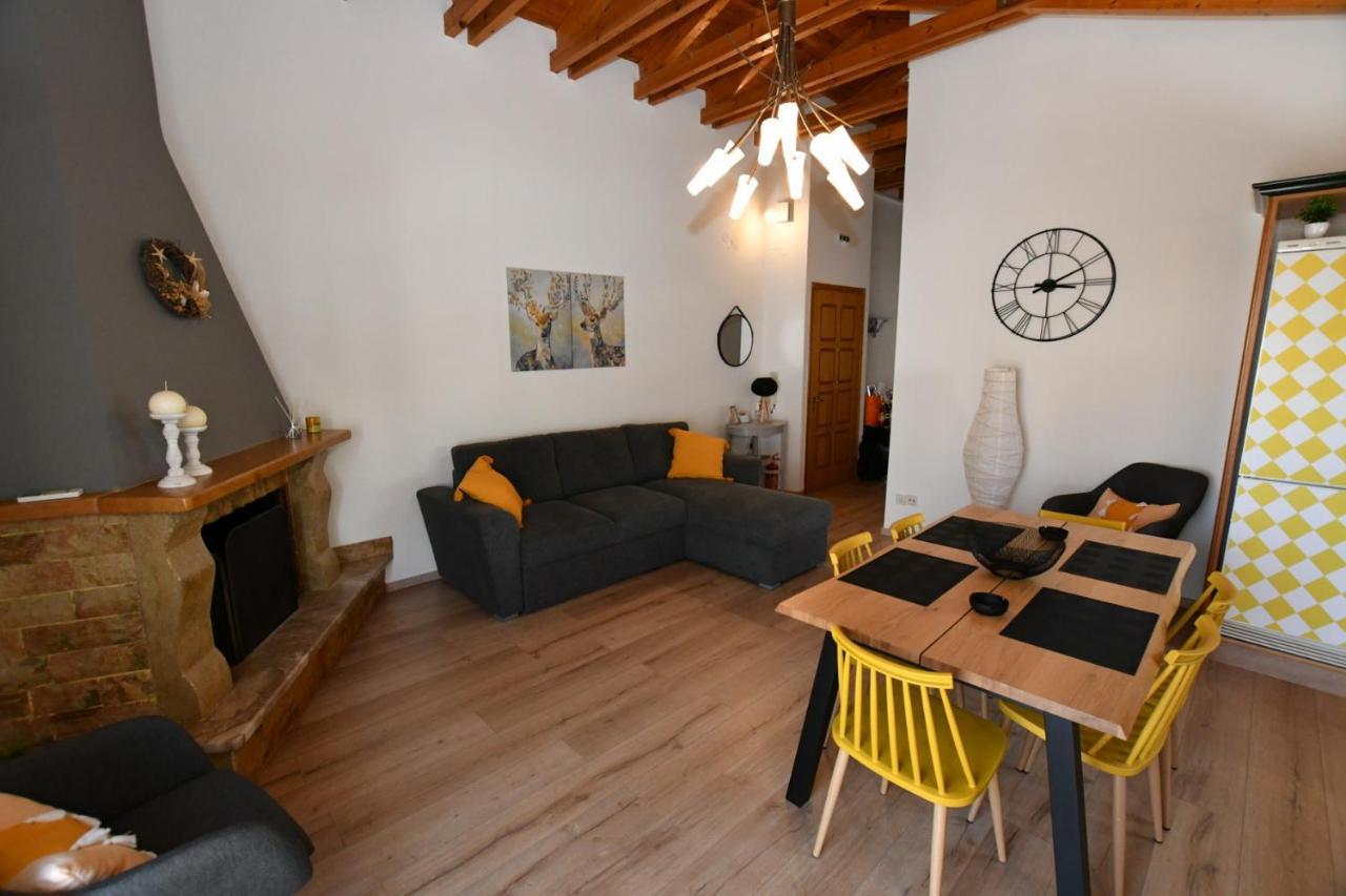 Downtown Loft Apartment Aigio Exterior photo