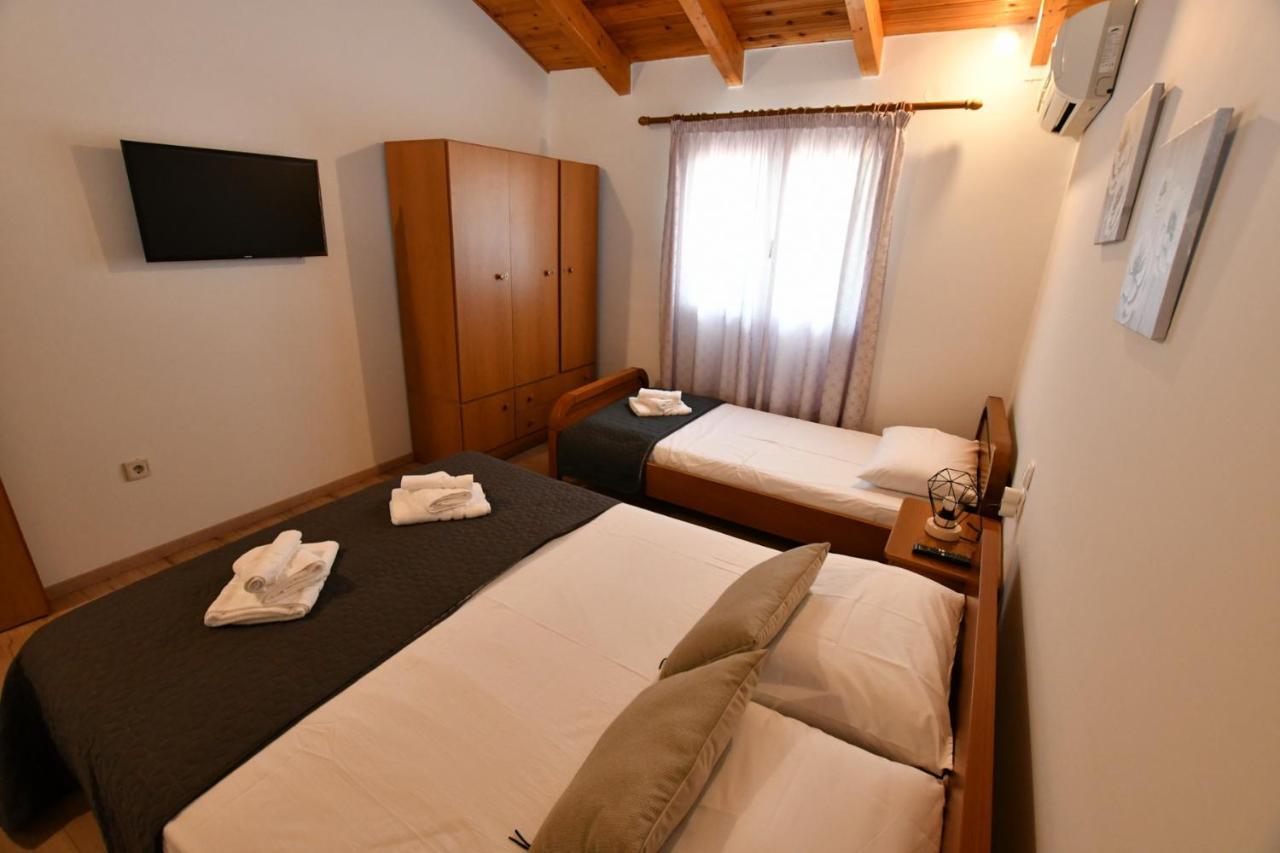 Downtown Loft Apartment Aigio Exterior photo