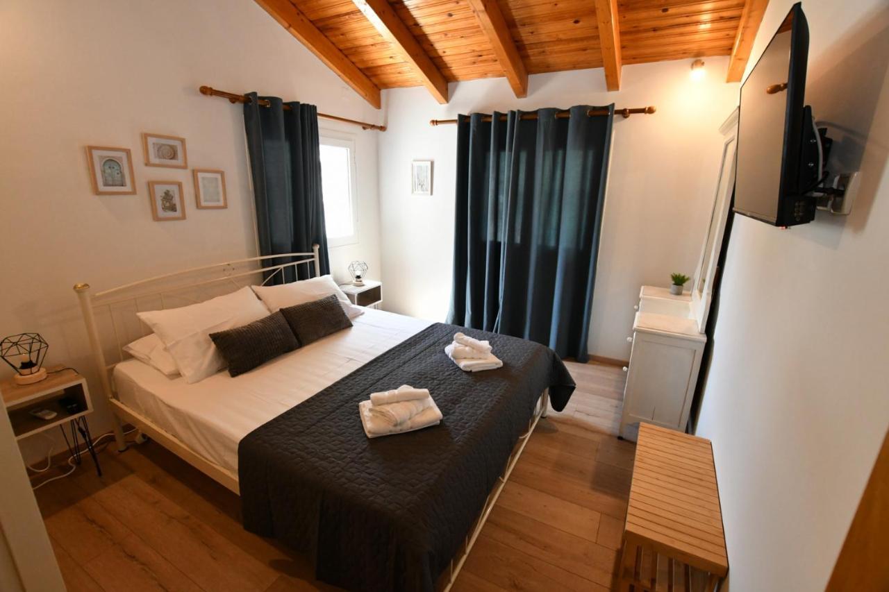 Downtown Loft Apartment Aigio Exterior photo