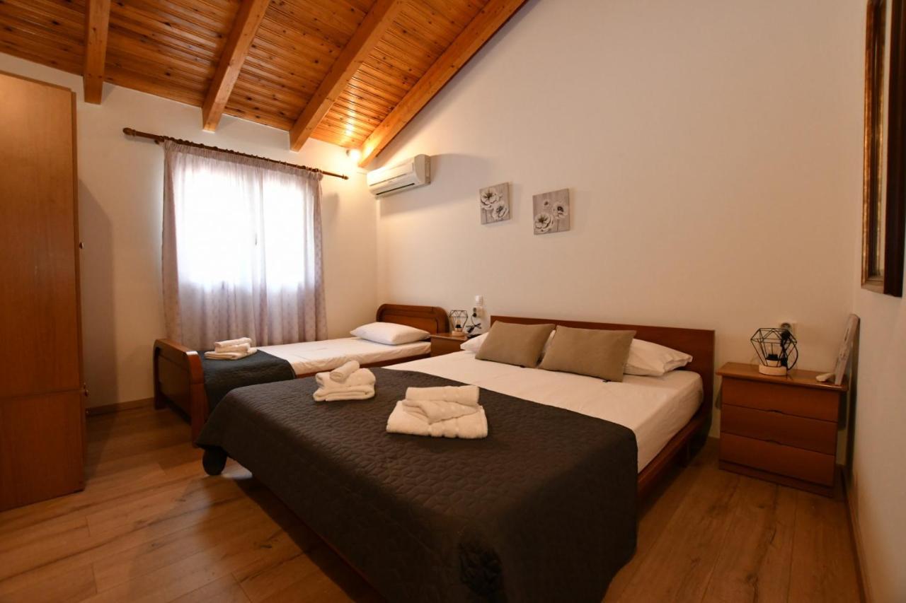 Downtown Loft Apartment Aigio Exterior photo